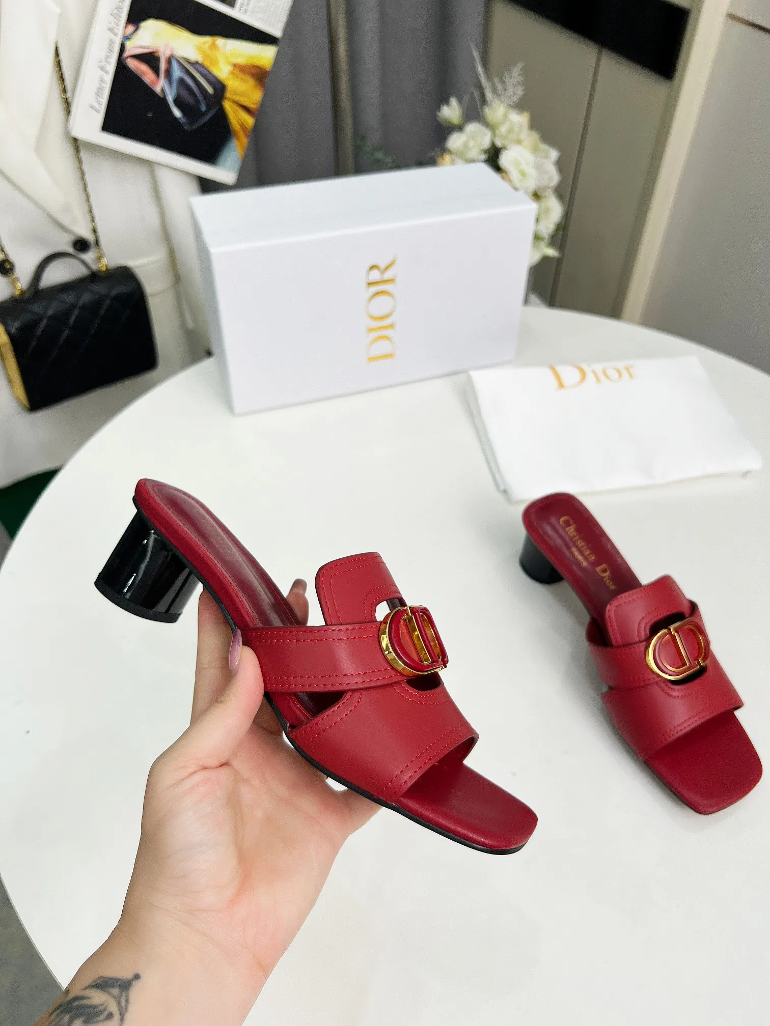👟👟Ex-factory price 380👟👟 Genuine leather bottom +30 Dior spring and summer new style, cowhide surface, sheepskin lining + double-layer buckle, heel height 4.5cm, size 35-42